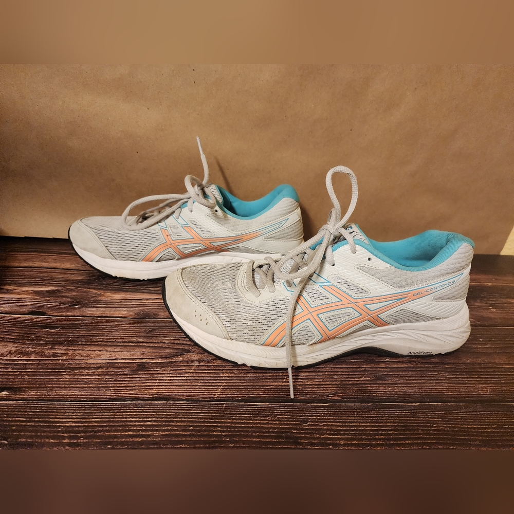 ASICS women's tennis shoe